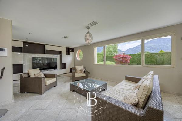 Saint-Pierre-en-Faucigny, Maison 4 Chambres -  250 m² à vendre