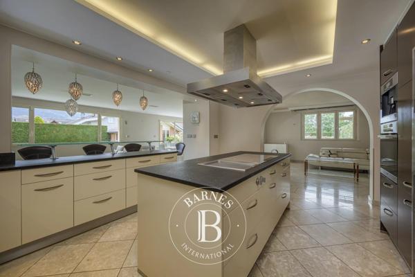 Saint-Pierre-en-Faucigny, Maison 4 Chambres -  250 m² à vendre
