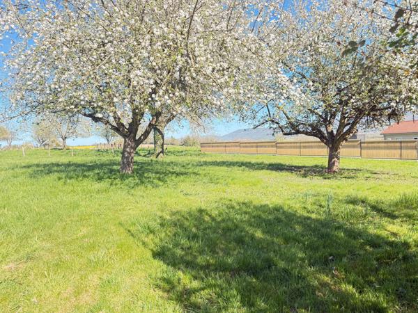 Parcelle de terrain constructible de 890 m2 avec vue dégagée