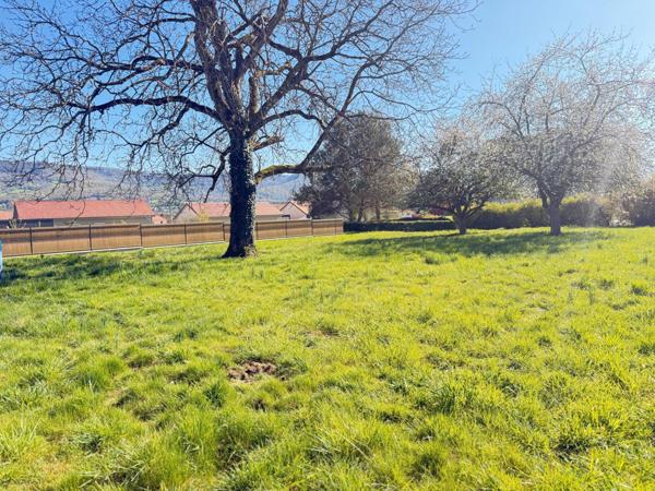 Parcelle de terrain constructible de 890 m2 avec vue dégagée