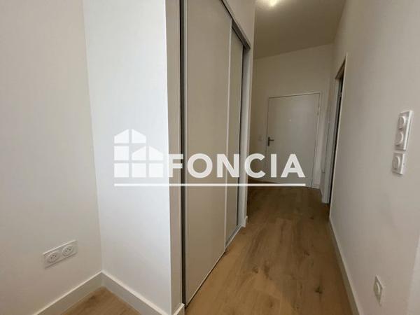 Location Appartement 2 pièces 56.4 m² - RESIDENCE MARGUERITE DE FLANDRE, 2 AVENUE DES MARRONNIERS Seclin 59113