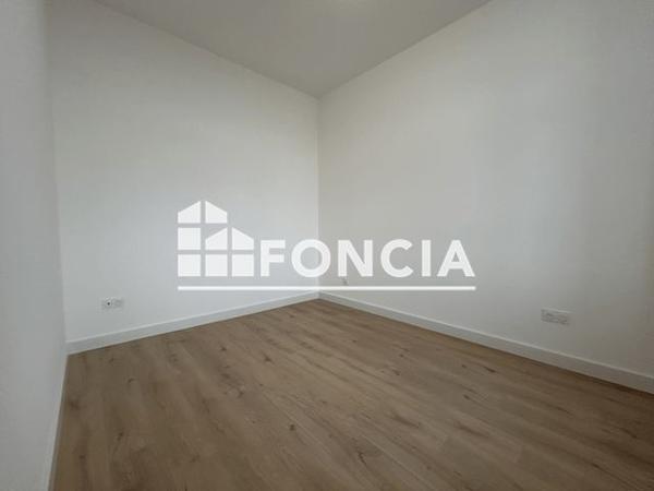 Location Appartement 2 pièces 56.4 m² - RESIDENCE MARGUERITE DE FLANDRE, 2 AVENUE DES MARRONNIERS Seclin 59113