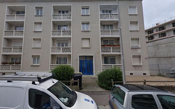 Stationnement à louer    Le Havre