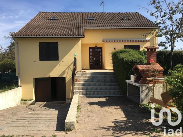 Maison 10 pièces de 150 m² à Courtenay (45320)