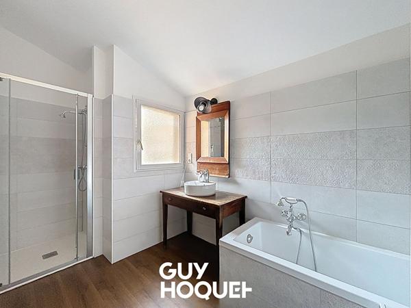 Charmante Maison en Pierre Rénovée de 186m2 avec Vue Imprenable - 71570 PRUZILLY