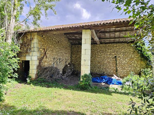 Maison à BRION-PRES-THOUET, 79290 - 10 pièces 220m²