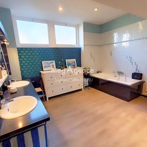 Maison à CHOLET, 49300 - 4 pièces 127m²