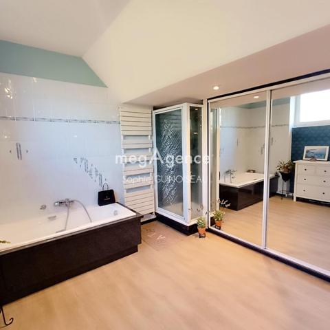 Maison à CHOLET, 49300 - 4 pièces 127m²