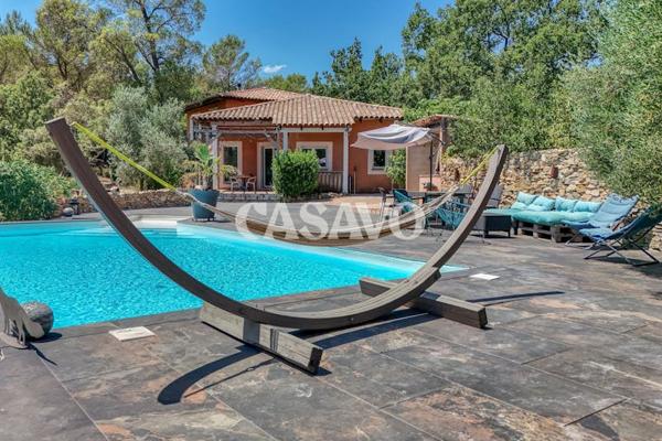 Vente Maison 7 pièces de 232m² - 83170 Tourves