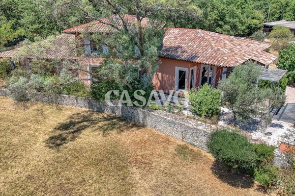 Vente Maison 7 pièces de 232m² - 83170 Tourves