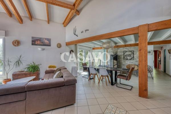 Vente Maison 7 pièces de 232m² - 83170 Tourves