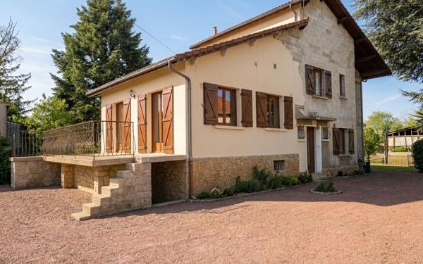 Maison à vendre    6 pièces • 177,78 m2 Décines-Charpieu