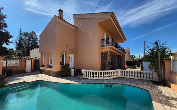 Maison à vendre    7 pièces • 170 m2 Saint-Raphaël