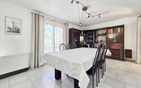 Maison à vendre    7 pièces • 170 m2 Saint-Raphaël