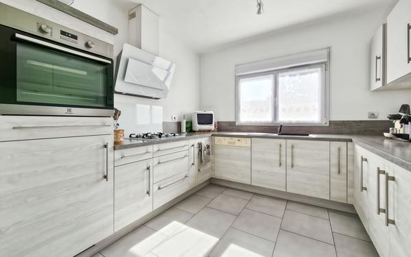 Maison à vendre    7 pièces • 170 m2 Saint-Raphaël