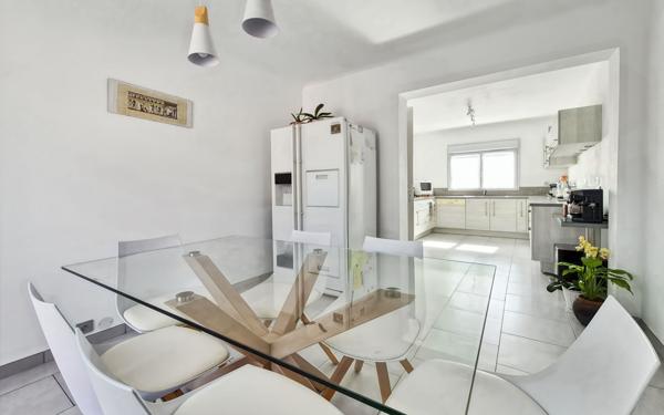 Maison à vendre    7 pièces • 170 m2 Saint-Raphaël