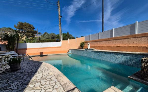 Maison à vendre    7 pièces • 170 m2 Saint-Raphaël