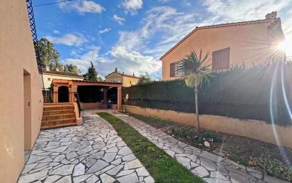 Maison à vendre    7 pièces • 170 m2 Saint-Raphaël