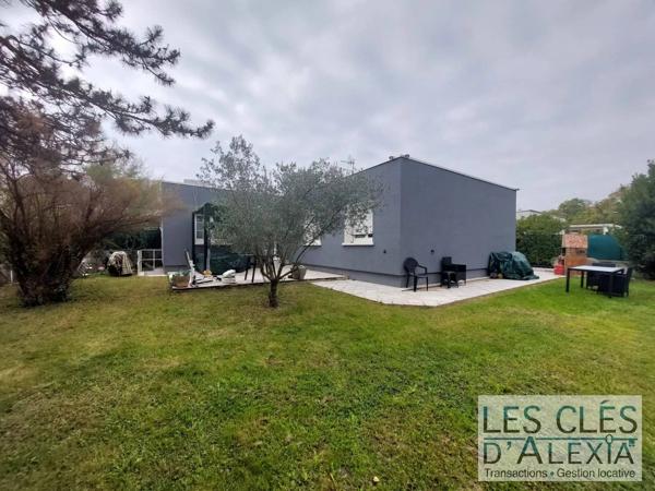 maison plain pied -trois chambres -garage