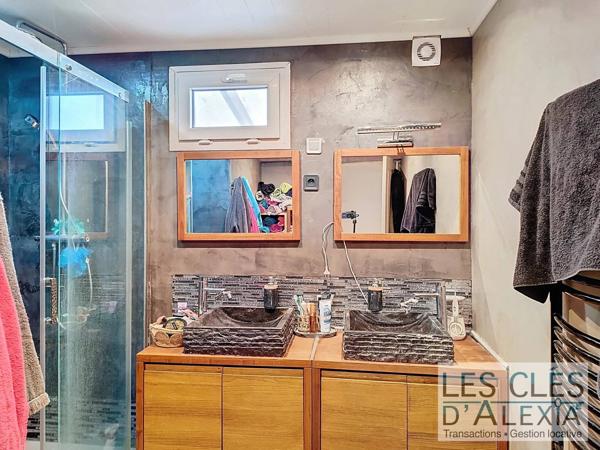 maison plain pied -trois chambres -garage
