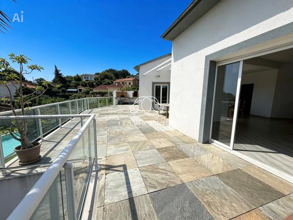 MAISON T6 + 2 APPARTEMENTS