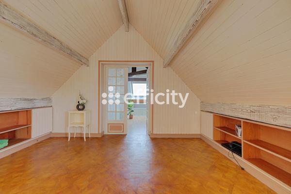 Maison 8 pièces - 222 m²