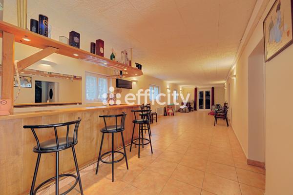 Maison 8 pièces - 222 m²