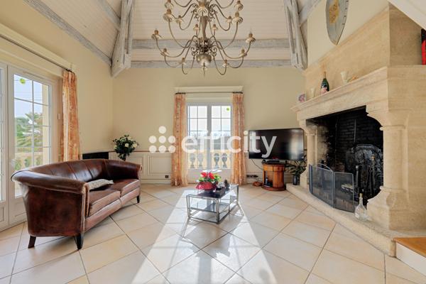 Maison 8 pièces - 222 m²