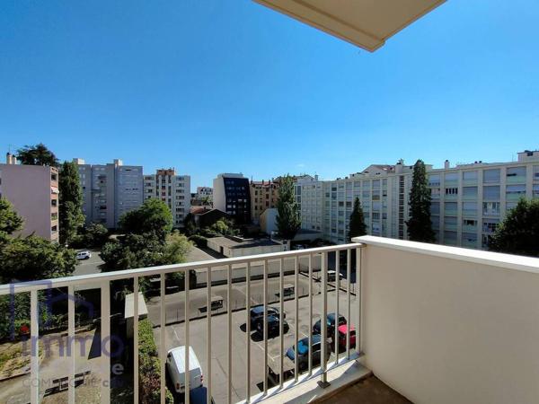 Grand appartement 4 pièces métro République