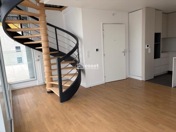 Location Appartement 5 pièces 109.8 m² - Suresnes 92150