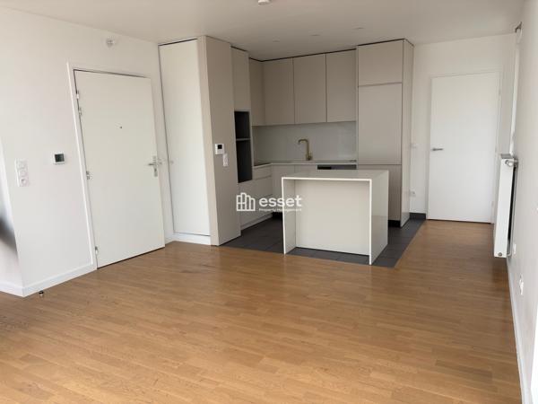 Location Appartement 5 pièces 109.8 m² - Suresnes 92150