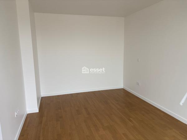 Location Appartement 5 pièces 109.8 m² - Suresnes 92150
