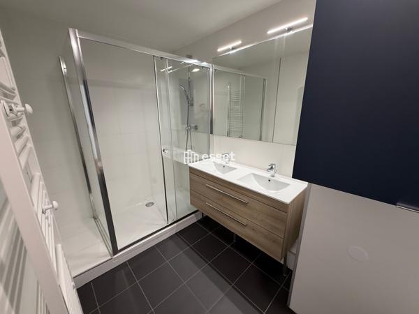 Location Appartement 5 pièces 109.8 m² - Suresnes 92150