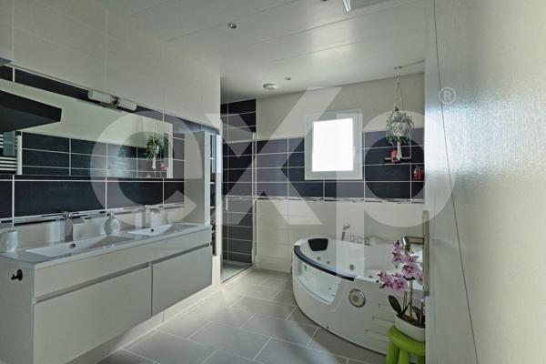 Maison d’architecte 150 m² Saint-Sauveur - 4 chambres - Double garage - 1 800 m² de terrain