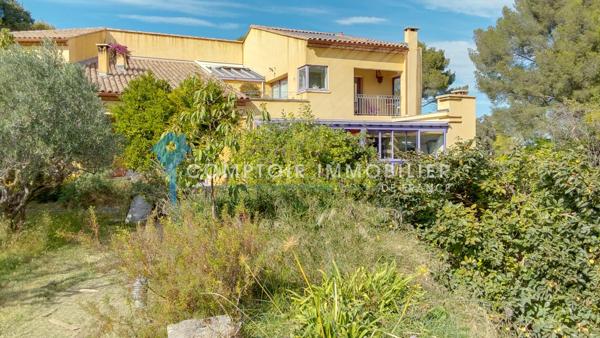 Propriete
                                                                                                                                                                                                                                                                                                                        9 pièce(s)                                                                                                                                                                                                          4 chambre(s)                                                                                                                                                                                                          295  m²