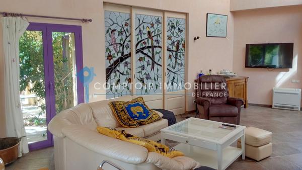 Propriete
                                                                                                                                                                                                                                                                                                                        9 pièce(s)                                                                                                                                                                                                          4 chambre(s)                                                                                                                                                                                                          295  m²