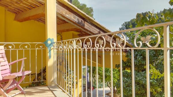 Propriete
                                                                                                                                                                                                                                                                                                                        9 pièce(s)                                                                                                                                                                                                          4 chambre(s)                                                                                                                                                                                                          295  m²
