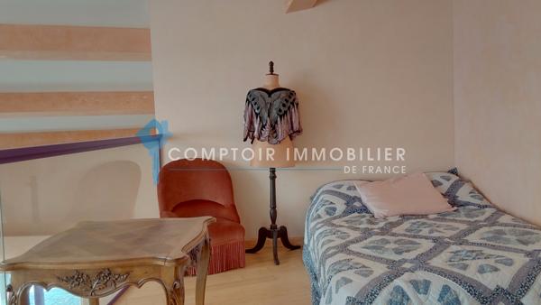 Propriete
                                                                                                                                                                                                                                                                                                                        9 pièce(s)                                                                                                                                                                                                          4 chambre(s)                                                                                                                                                                                                          295  m²