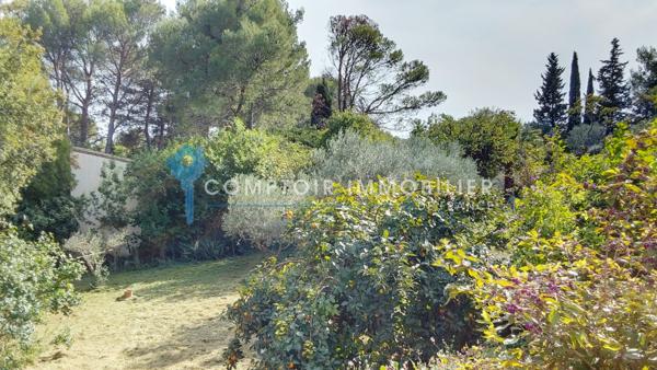 Propriete
                                                                                                                                                                                                                                                                                                                        9 pièce(s)                                                                                                                                                                                                          4 chambre(s)                                                                                                                                                                                                          295  m²