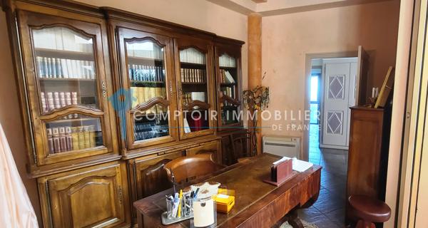 Propriete
                                                                                                                                                                                                                                                                                                                        9 pièce(s)                                                                                                                                                                                                          4 chambre(s)                                                                                                                                                                                                          295  m²