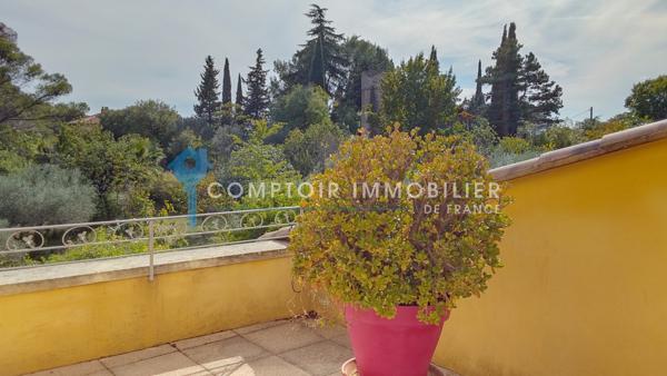 Propriete
                                                                                                                                                                                                                                                                                                                        9 pièce(s)                                                                                                                                                                                                          4 chambre(s)                                                                                                                                                                                                          295  m²