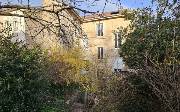 Immeuble à vendre    16 pièces • 271 m2 Nancy