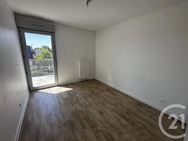 Appartement T3 à vendre  3 pièces - 63,80 m 2   LA ROCHELLE  - 17