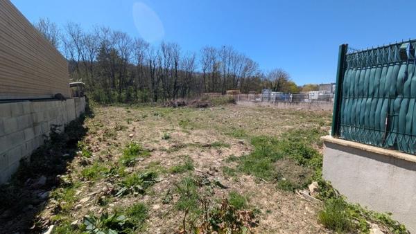 Terrain à vendre |  Saint-Clair-de-la-Tour |  1063 m²