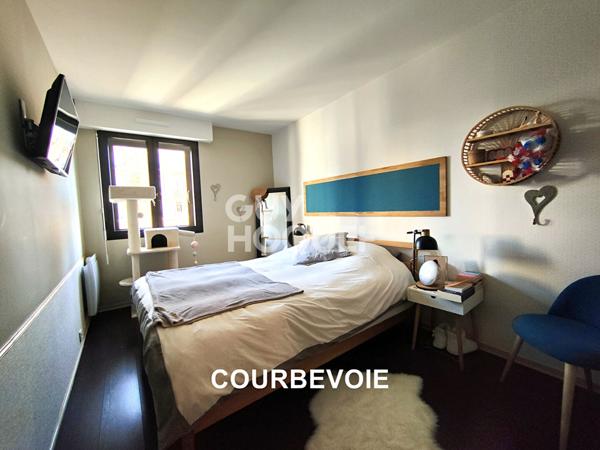 Appartement Courbevoie 4 pièces 84.33 m2