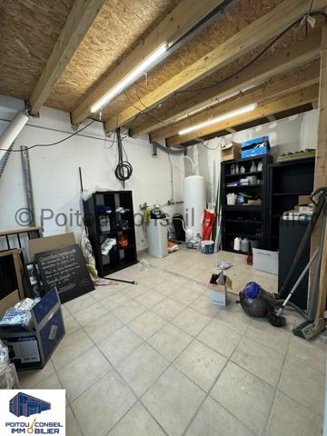 A VENDRE LOCAL COMMERCIAL ZONE MENDES FRANCE A NIORT 480 m2
