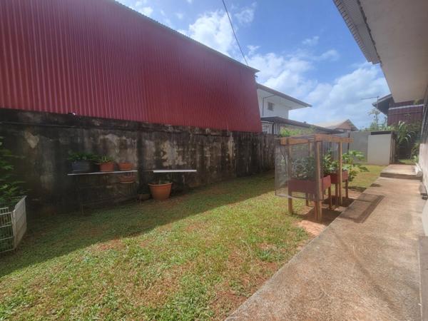 Maison T6 R+1 avec garage sur terrain de 746 m² – Cayenne