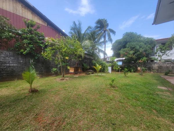 Maison T6 R+1 avec garage sur terrain de 746 m² – Cayenne