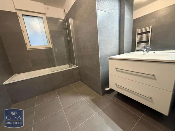 Appartement à louer 4 pièces 75.81m²