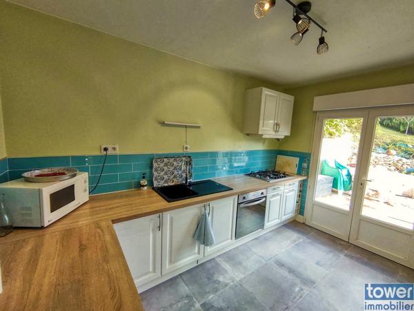 GRANDE MAISON RENOVEE PROPOSANT 2 APPARTEMENTS avec jardin QUARTIER DOMINANT CALME 46700 PUY L EVEQUE